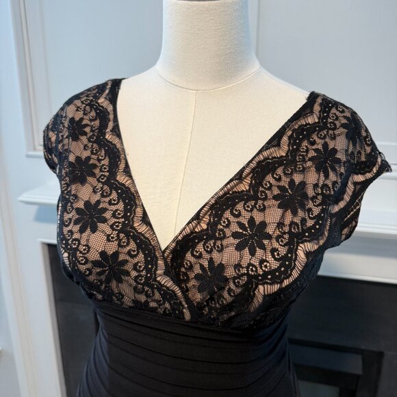 ✨ Adrianna Papell Black Lace & Bandage Sheath Dress ✨ - Picture 4 of 10